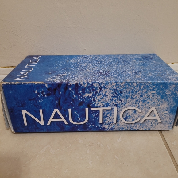 Shoes - Picture 4 of 6